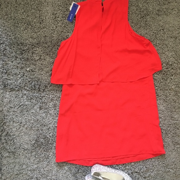 NWT gorgeous red dress with ruffles - Picture 4 of 4
